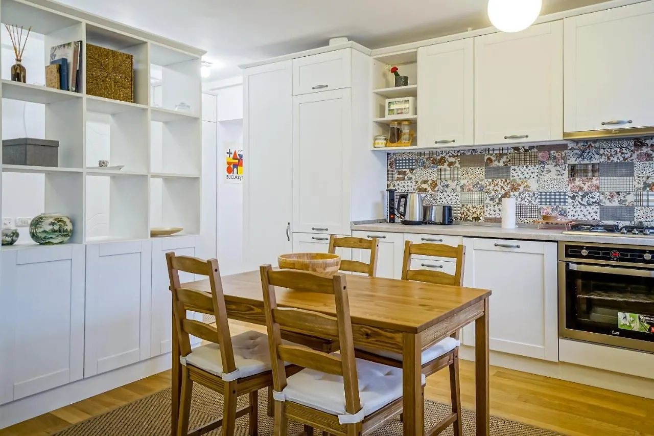 Visit Bucharest Romana Square Central Apt. - Metro 0*,