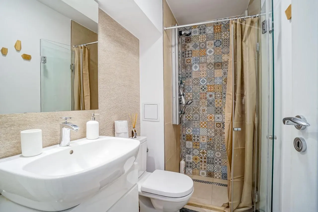 Visit Bucharest Romana Square Central Apt. - Metro Apartamento